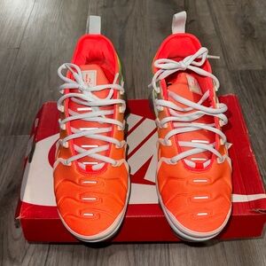 Women’s Nike Vapormax Plus “Reverse Sunset” Barely Grey/Barely Grey Size 8.5